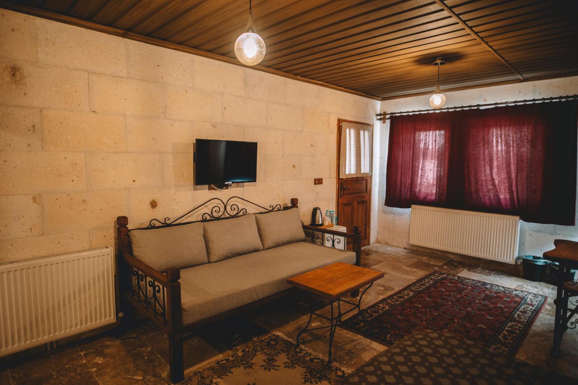 Cavusin Cave House-Cappadocia Bed and Breakfast Göreme Eksteriør billede