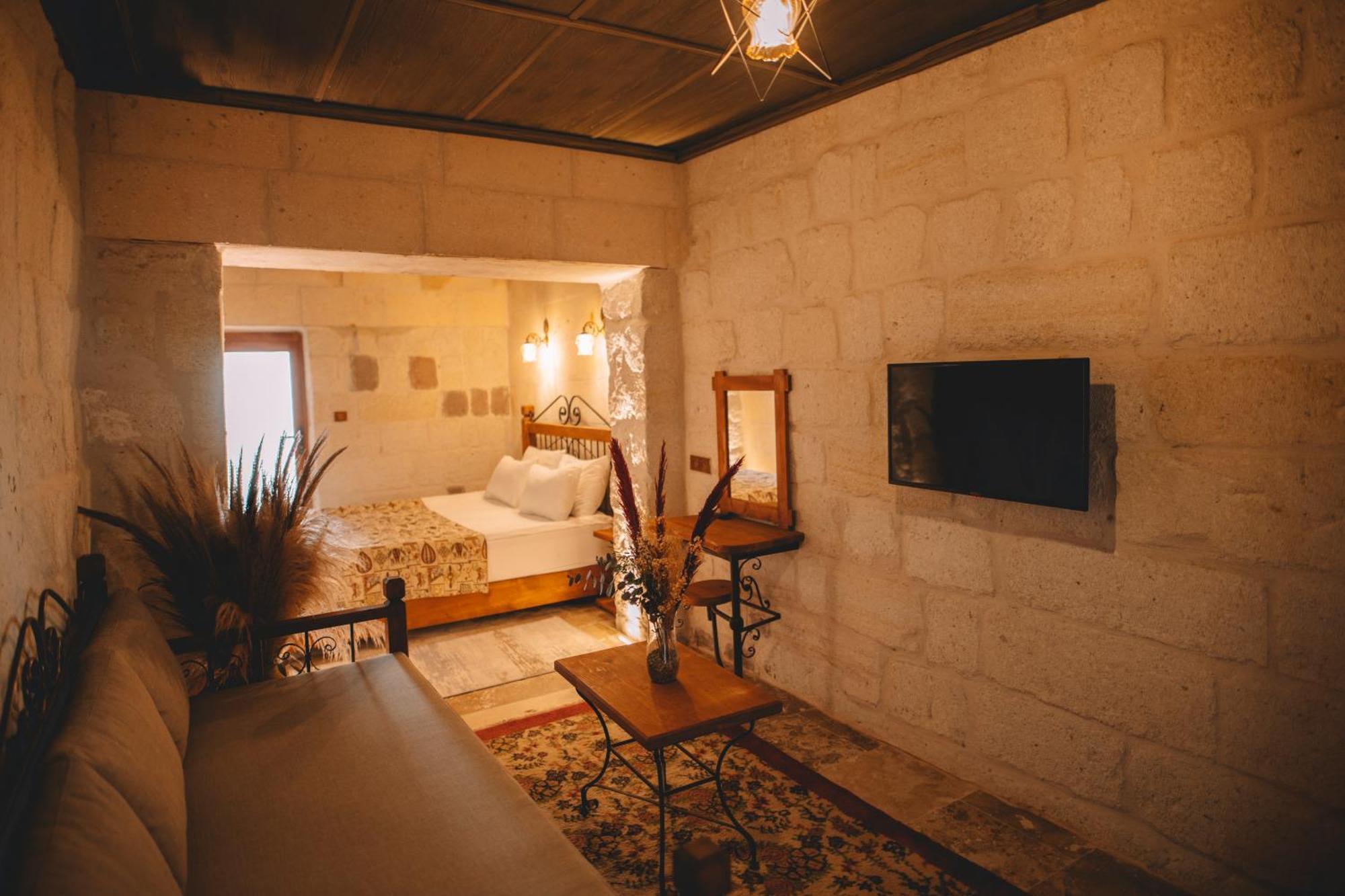 Cavusin Cave House-Cappadocia Bed and Breakfast Göreme Eksteriør billede